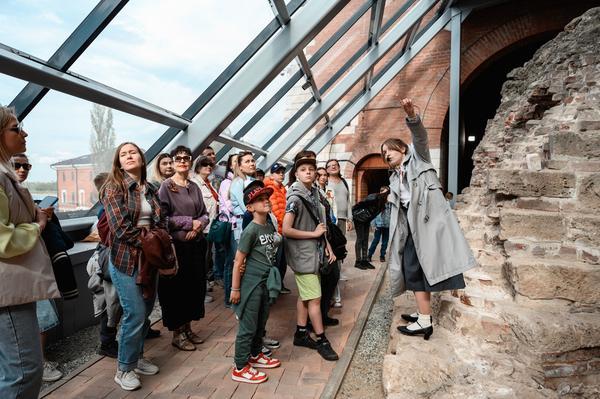 immersivnaya-ekskursiya-krasnye-kazarmy